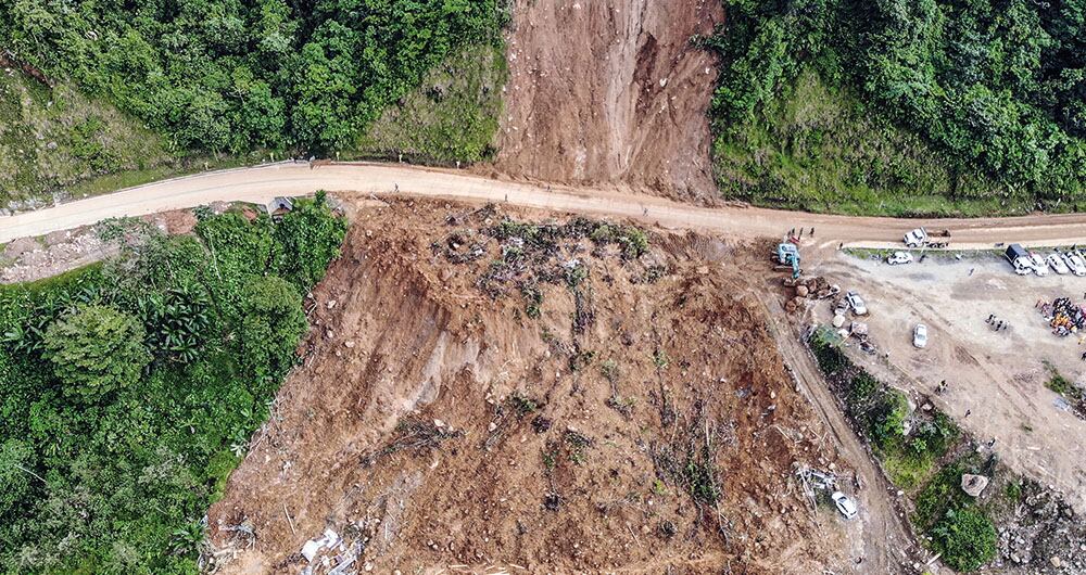 Deslizamiento de tierra en la vía Quibdó - Medellín.