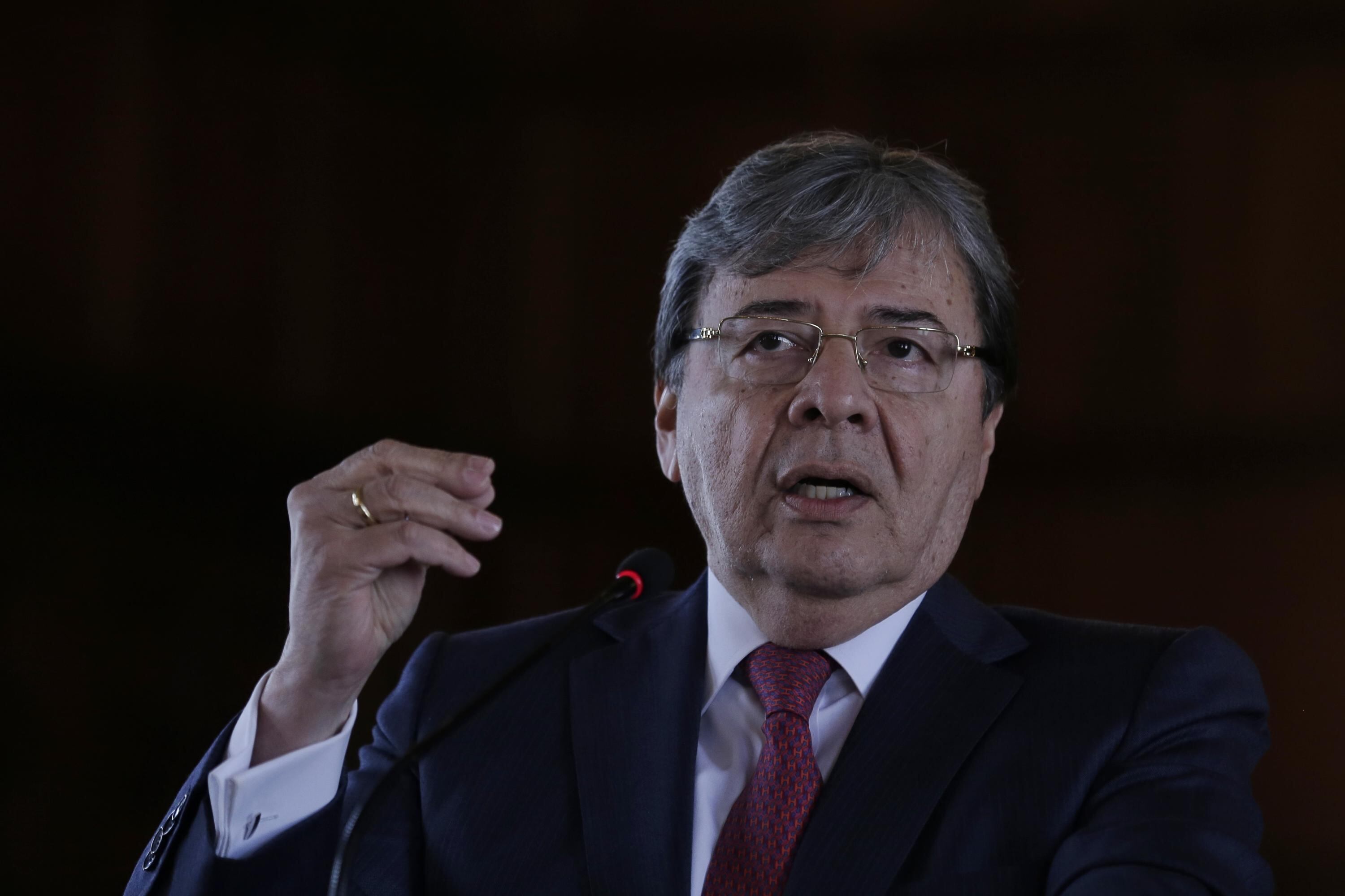 Carlos Holmes Trujillo.