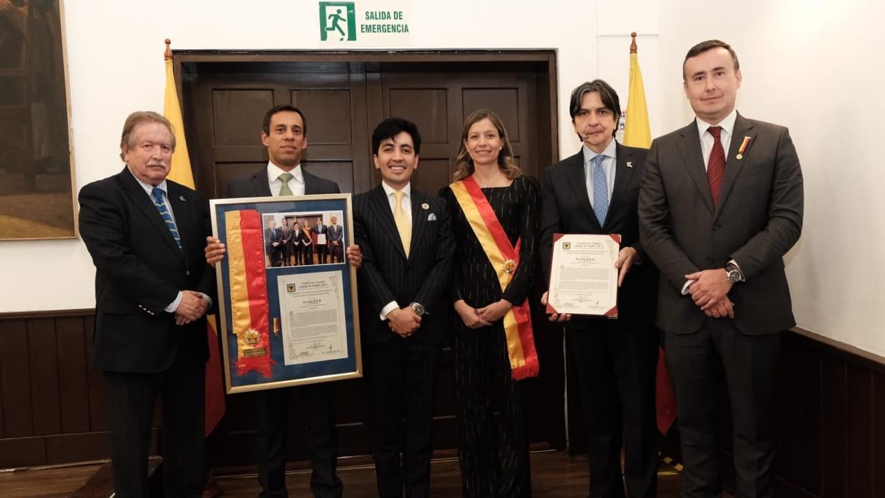 Los directivos de Keralty recibieron la máxima distinción que otorga el Concejo de Bogotá.