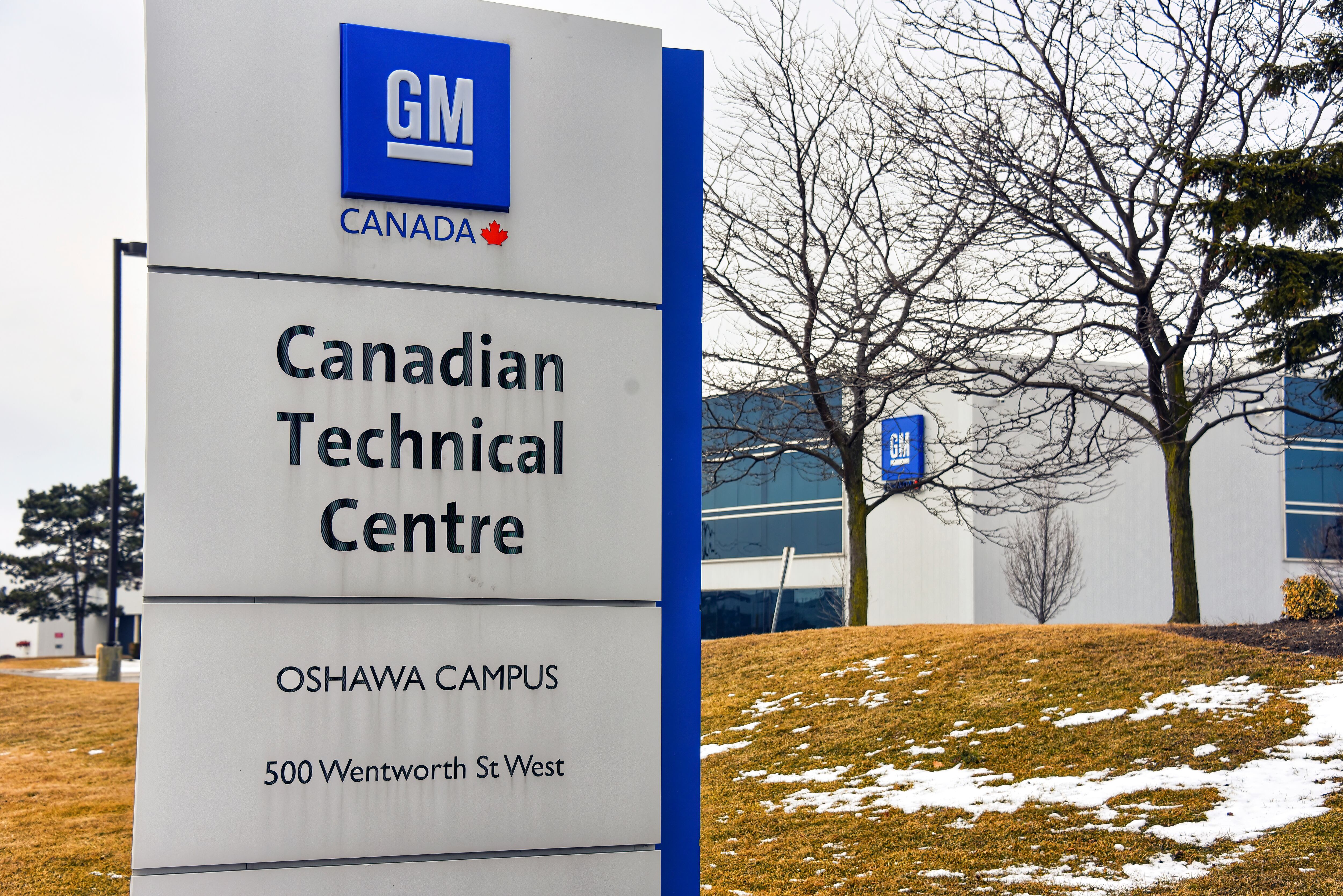 El modelo eléctrico BrightDrop, producido en Ontario, Canadá, tendrá una pausa en su fabricación.