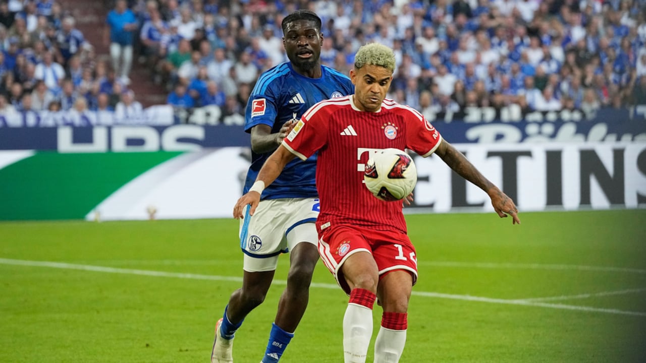 Luis Díaz jugó los 90 minutos frente al Schalke 04.