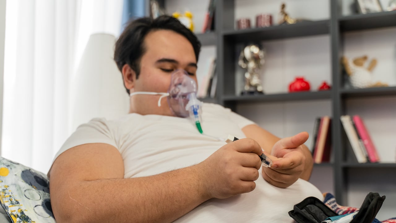 La obesidad es una de las enfermedades que genera el consumo excesivo de azúcar.