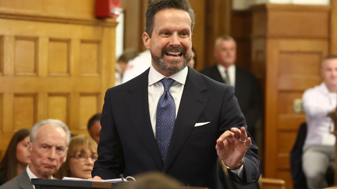 ¿Quién es el famoso abogado que defiende a Nick Reiner por el presunto asesinato de sus padres y quién paga por sus honorarios?