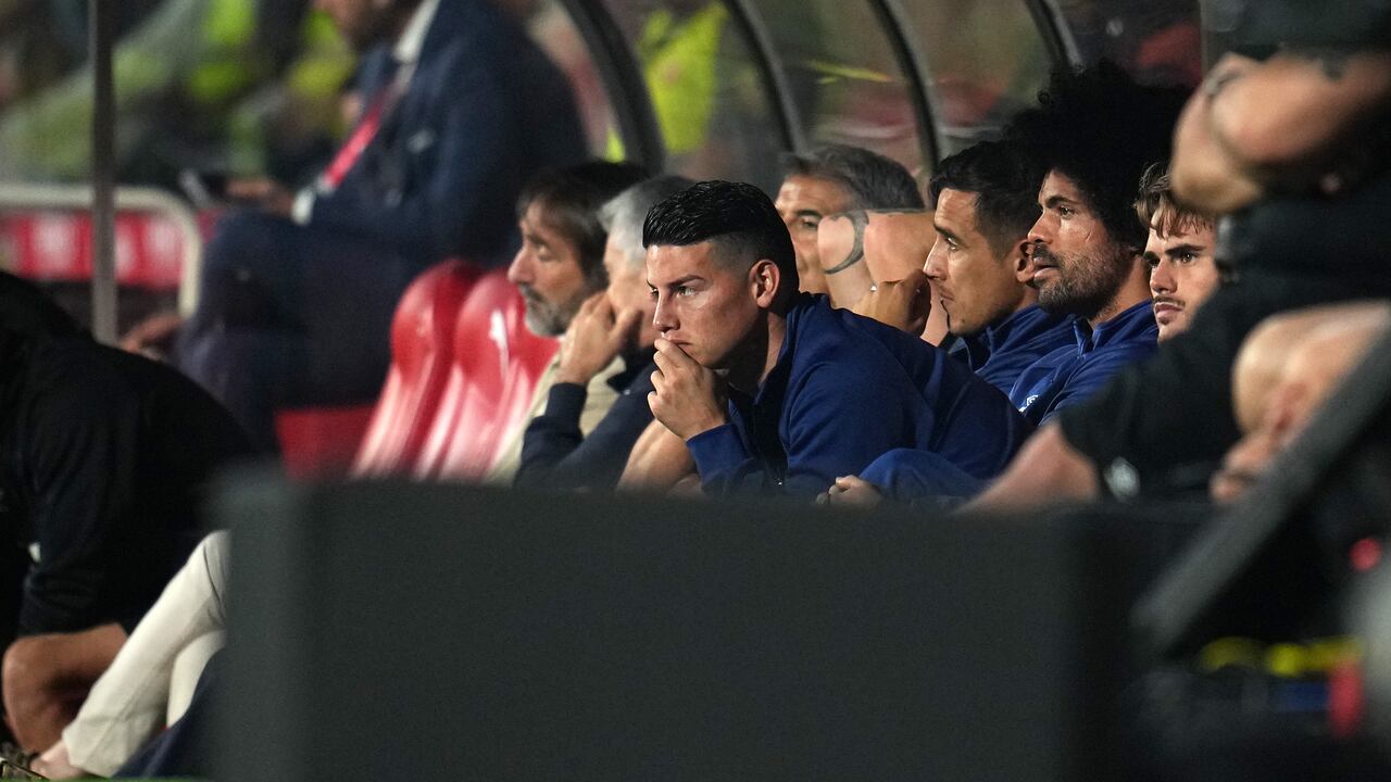 El volante vio el juego contra el Sevilla desde el banco de suplentes.