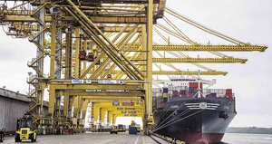 La Sociedad Portuaria Regional de Buenaventura, uno de los principales puertos en Colombia, mueve más de 50% de la carga en el país.