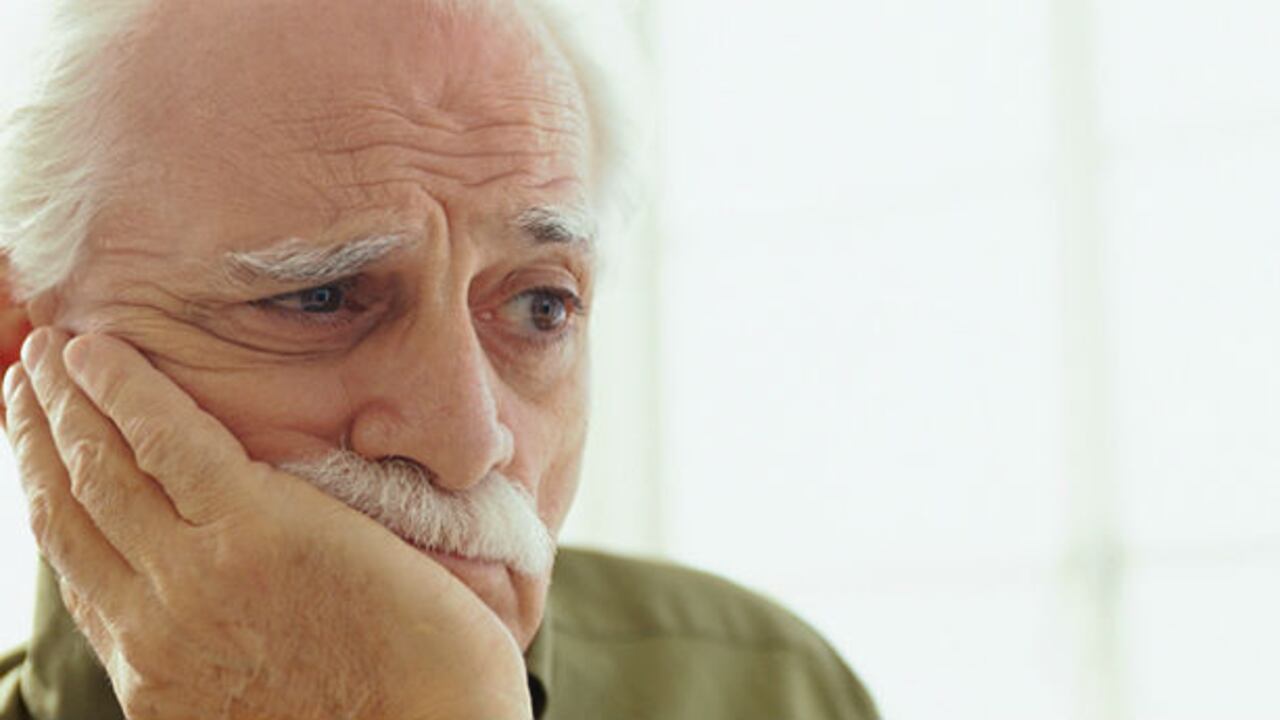 Muchos hombres mayores pueden considerar una especie de menopausia masculina y aprenden a vivir soportando estos cambios.