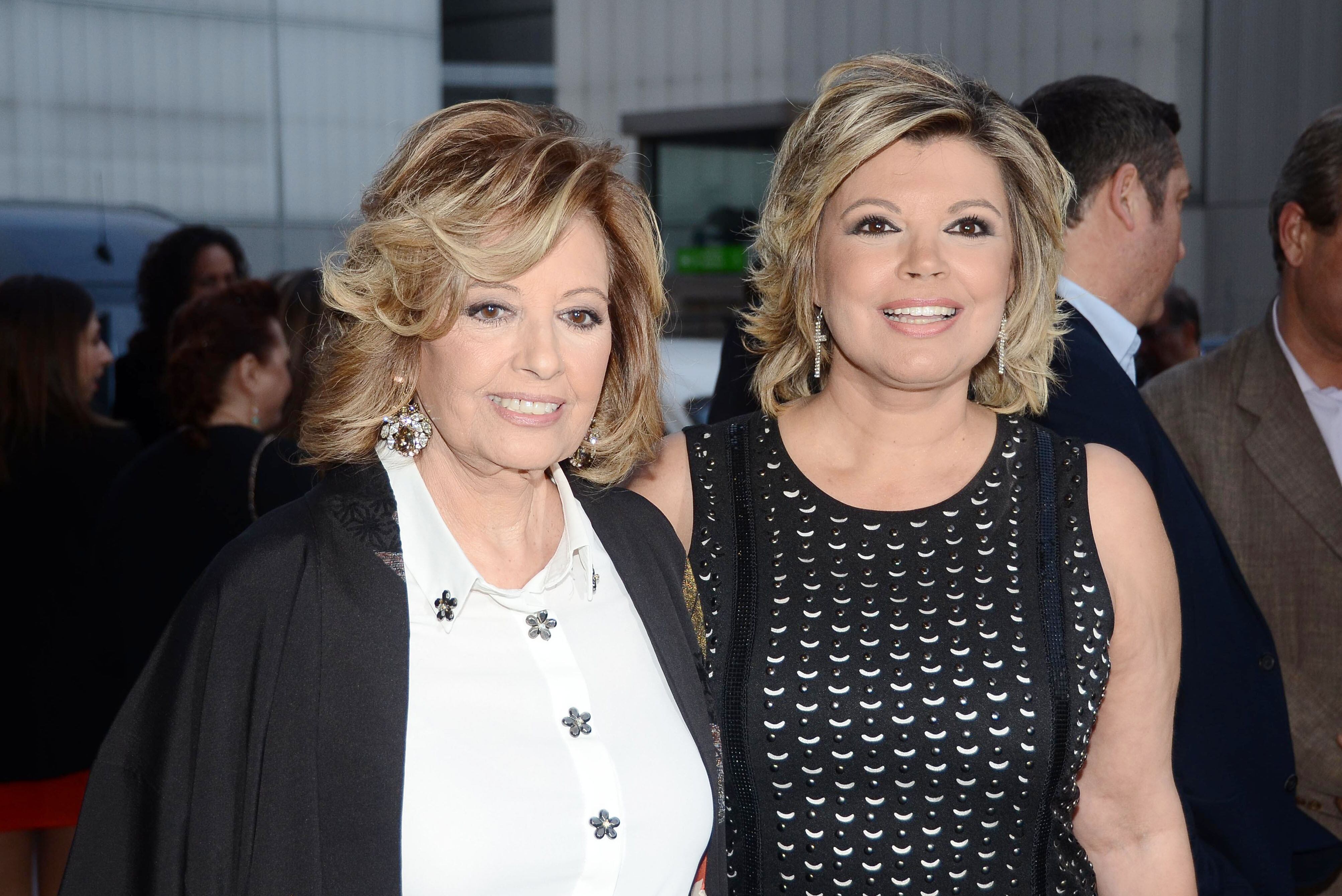 La presentadora de comunicación ingresaba el pasado domingo en la Fundación Jiménez Díaz a causa de "un cuadro de insuficiencia respiratoria aguda" y hasta hoy ha estado arropada por todos sus seres queridos.