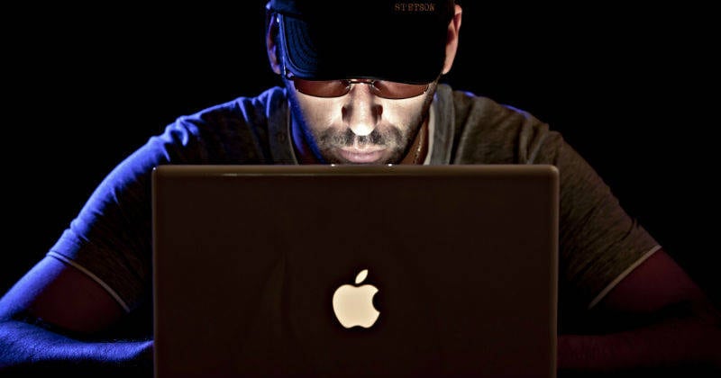 Si la contraseña es la única forma de proteger los datos de la empresa, esta corre peligro de convertirse en una brecha que los ciberdelincuentes pueden aprovechar para ingresar a la red corporativa.