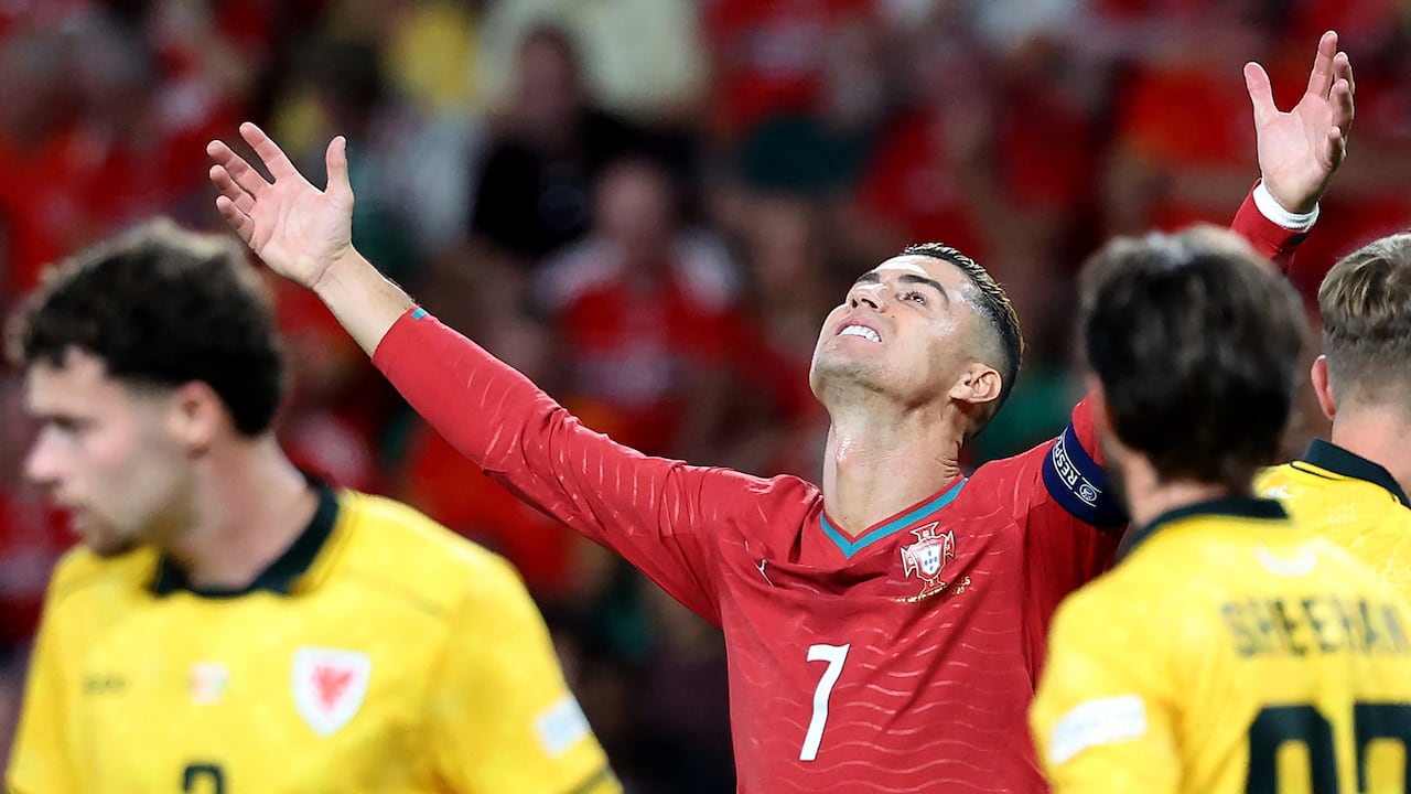 Cristiano Ronaldo se lamenta por no poder marcar vs. Gales en Nations League