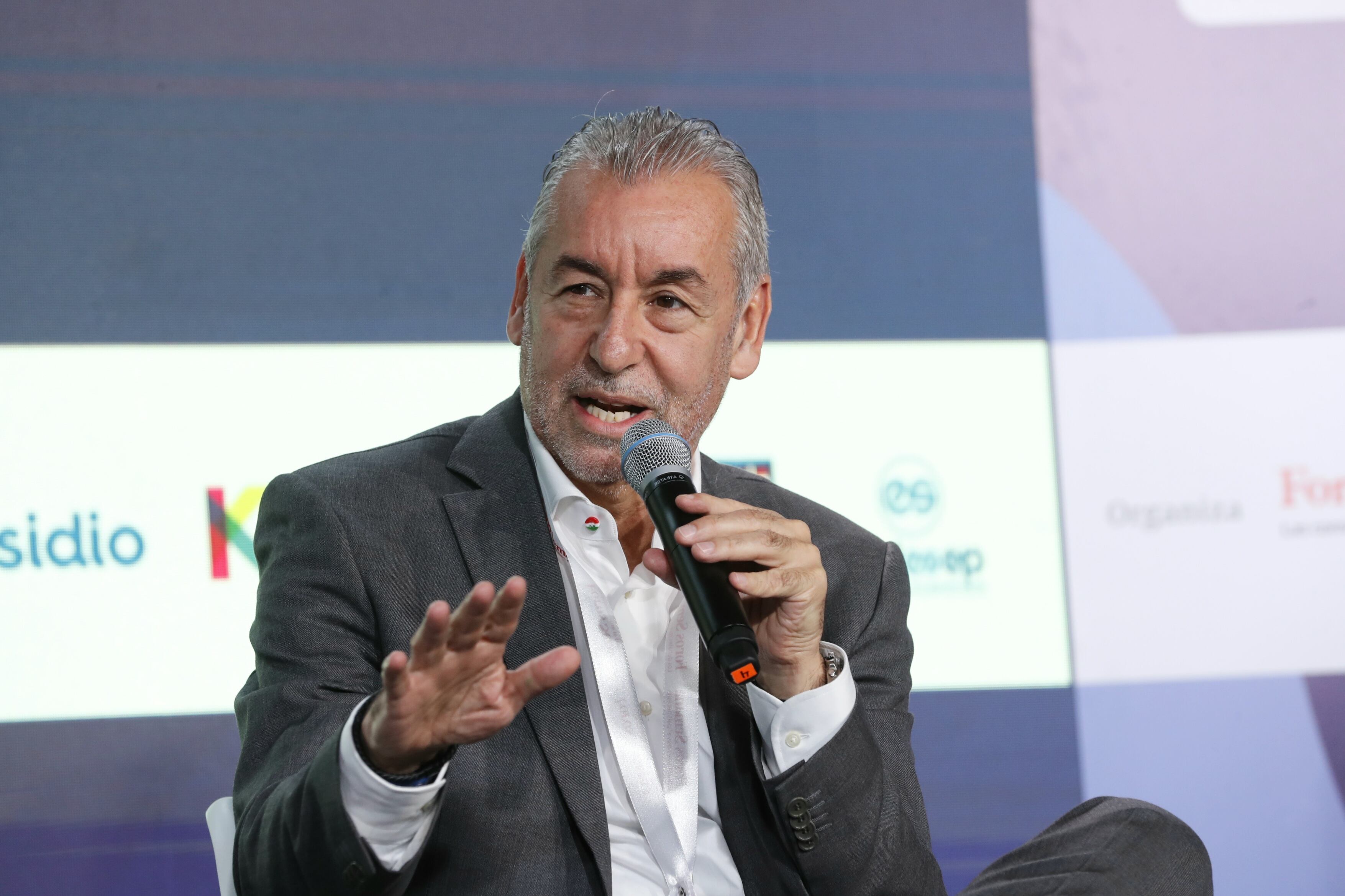 PANEL: DEL AULA A LA NÓMINA