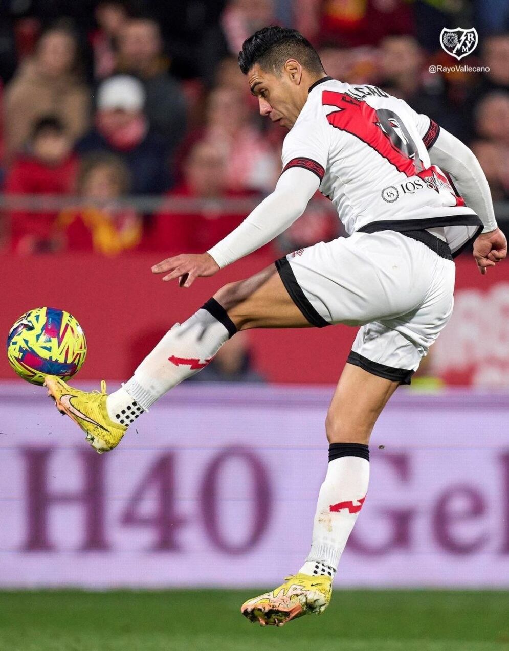 Falcao vistiendo la camiseta del Rayo Vallecano