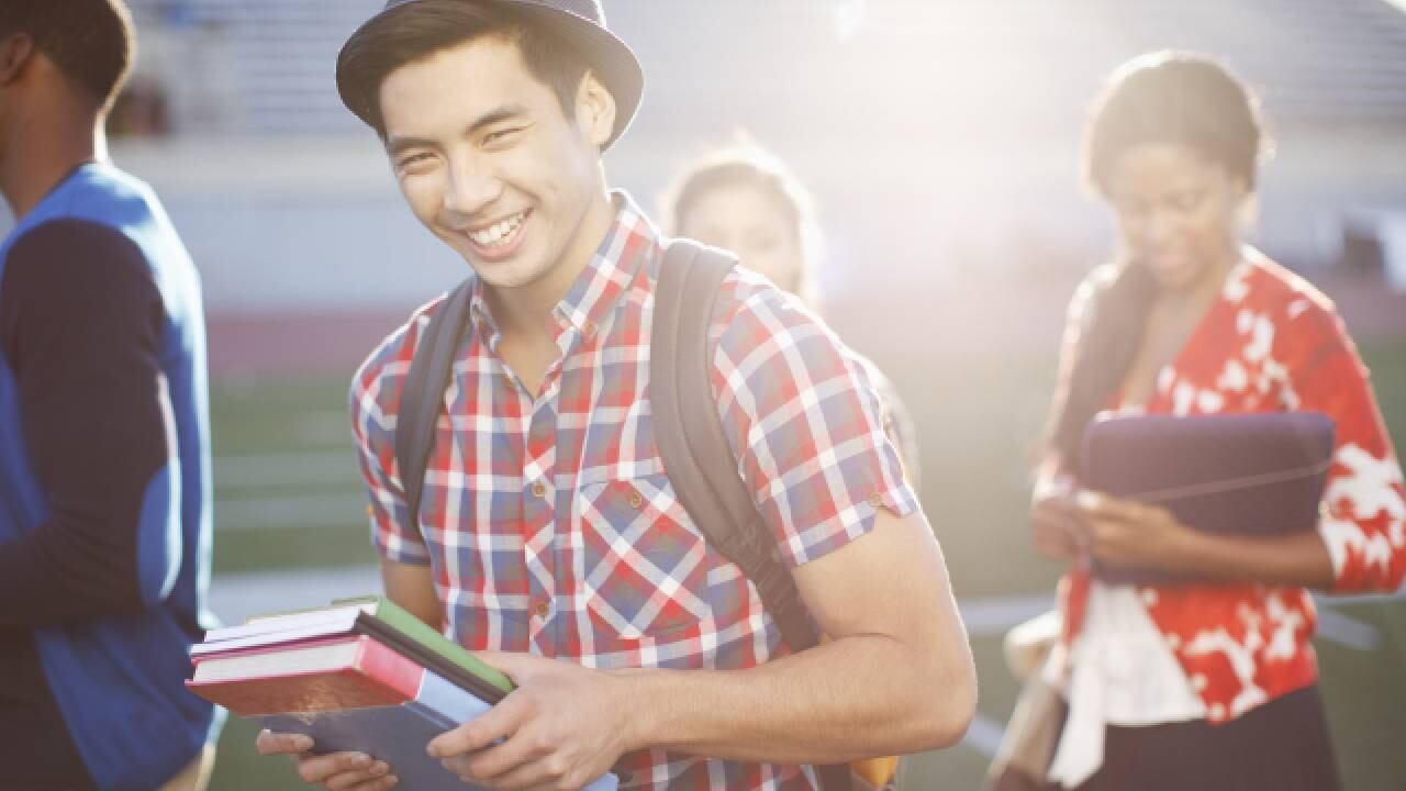 Imagen de referencia de joven universitario. No corresponde al caso en mención.