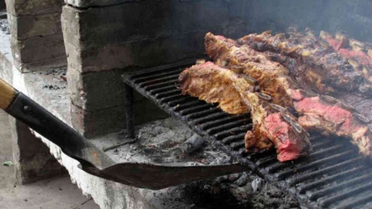 Un asado para festejar un cumpleaños terminó en tragedia en Argentina.