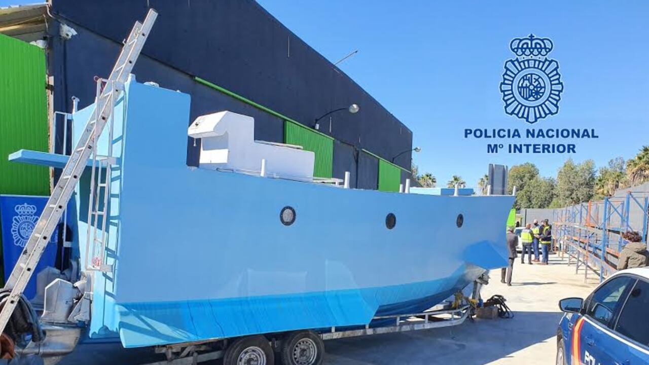 La policía española intercepta al primer "narcosubmarino" en Europa. Foto: Policía España