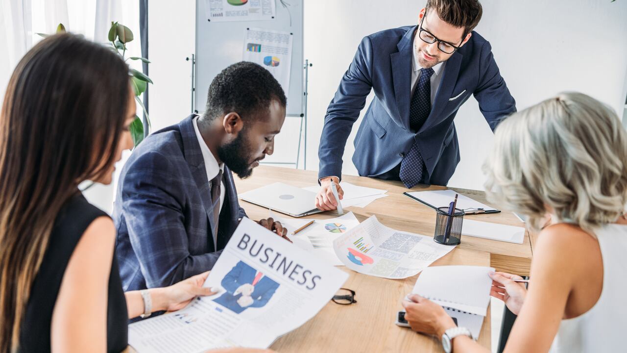 Solvo Global invita a profesionales apasionados por la asistencia legal y con habilidades bilingües a unirse como Asistentes Legales.