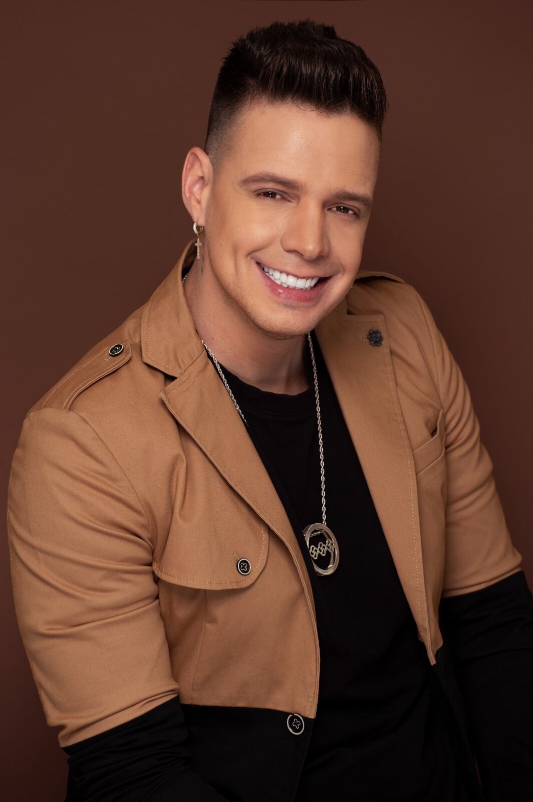 “Mis princesas  saben que el papá es 
actor. Que hago un personaje  la de 6 (años) ya lo entendió, la de 13, también, 
y la de año y medio, lo va a entender”.
marko pérez, actor, músico y  creador de contenido.