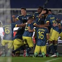 Colombia's Luis Diaz (R unseen) celebrates with teammates after scoring against Brazil during the Conmebol Copa America 2021 football tournament group phase match, at the Nilton Santos Stadium in Rio de Janeiro, Brazil, on June 23, 2021. (Photo by CARL DE SOUZA / AFP)