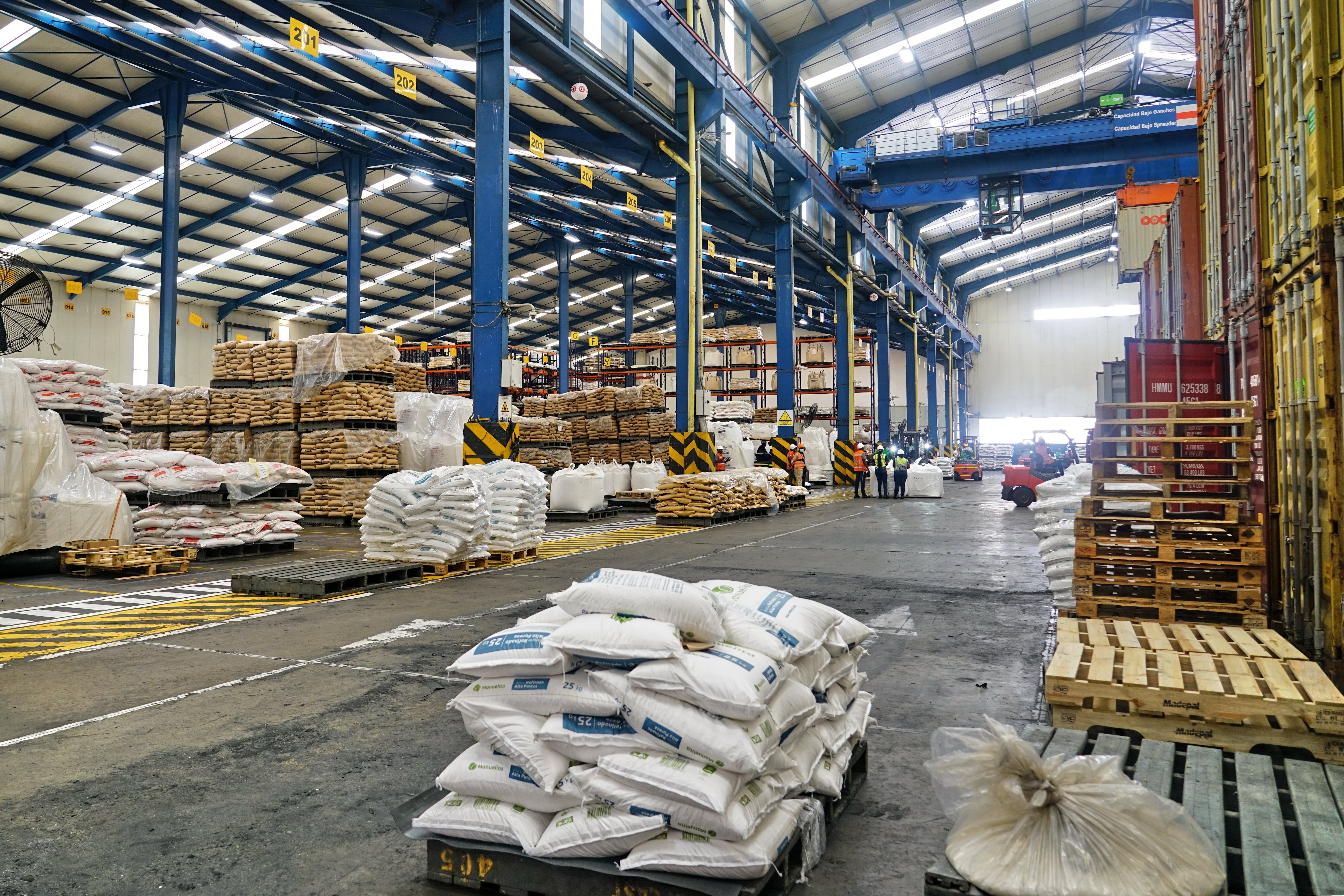 La Sociedad Portuaria de Buenaventura, motor del comercio exterior colombiano, moviendo contenedores, granel y carga general, con tecnología de punta y crecimiento en ingresos. Es punto estratégico para el comercio con el Lejano Oriente y América