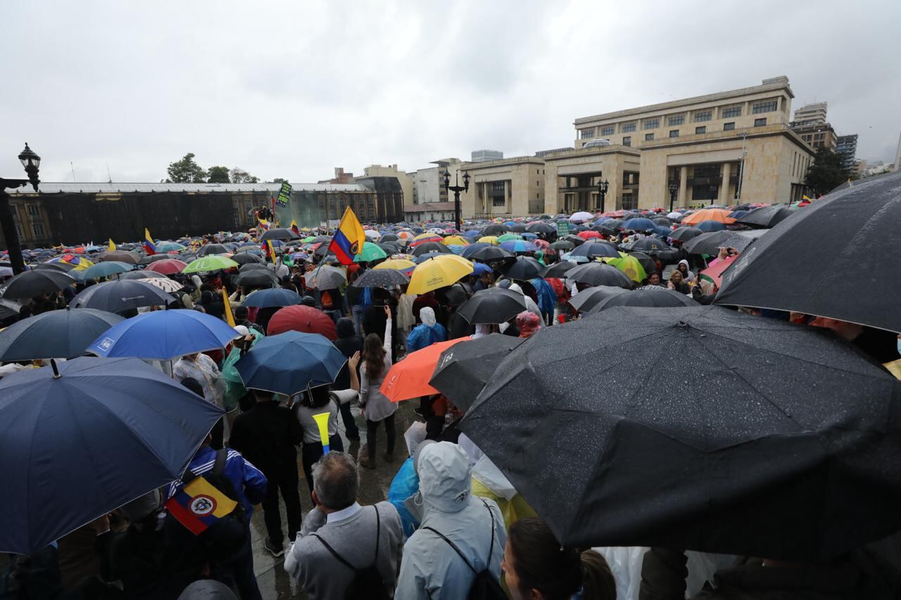 MARCHA 21 DE ABRIL EN CONTRA DEL GOBIERNO DE GUSTAVO PETRO BOGOTÁ en la plaza de Bolívar