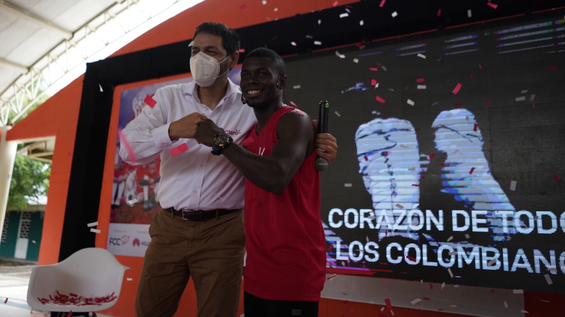 El atleta olímpico Yuberjen Martínez participó en la inauguración de la tercera edición de la Copa Claro por Colombia en Atlántico.