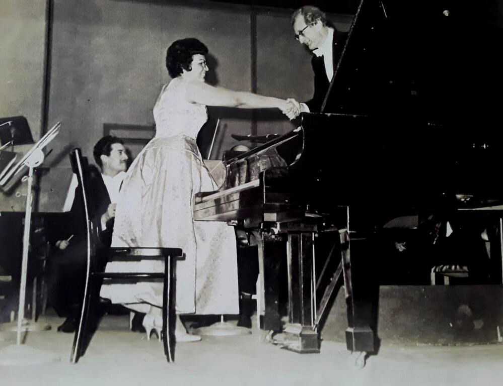 Copia de Debut de Helvia Mendoza en el Teatro Colón, con la Sinfónica de Colombia, dirigida por Olav Rotts.