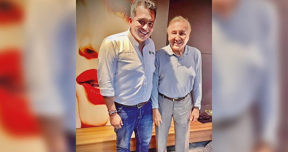  Luis Eduardo de la Hoz, cónsul en Uruguay, hizo campaña con Rodolfo Hernández, aspiró con su apoyo al Senado, pero se quemó.