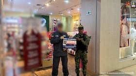 El CTI de la Fiscalía y el Ejército Nacional en una de las sedes de Lili Pink que fue objeto de extinción de dominio