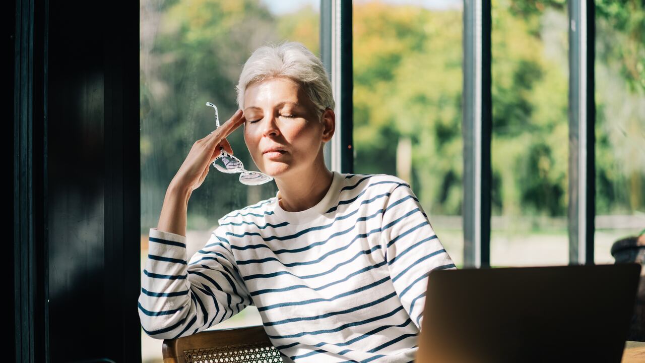 La desintoxicación digital implica tomar un descanso deliberado de las tecnologías.