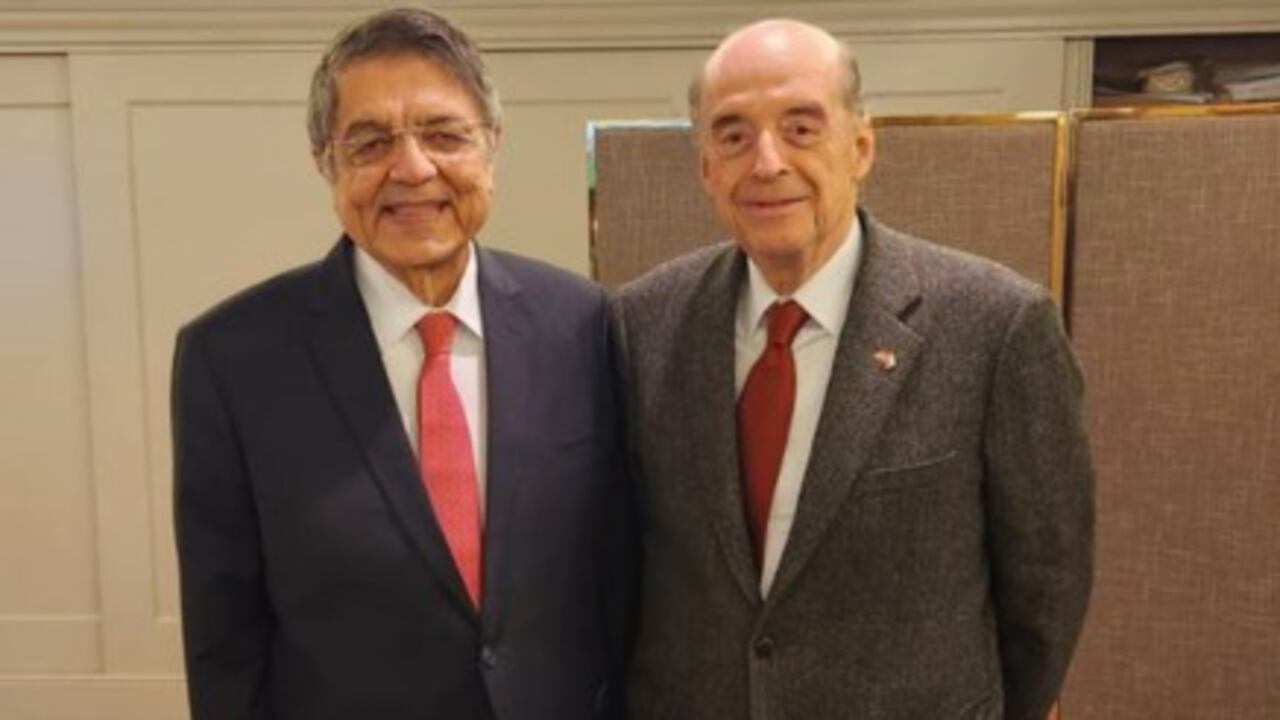 Canciller Álvaro Leyva le ofreció la nacionalidad colombiana al político y escritor nicaragüense Sergio Ramírez.