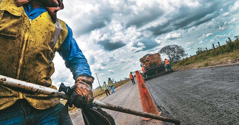 La infraestructura es una de las principa-les apuestas de largo plazo del país y uno de los sectores que impulsarán el crecimiento de la economía.