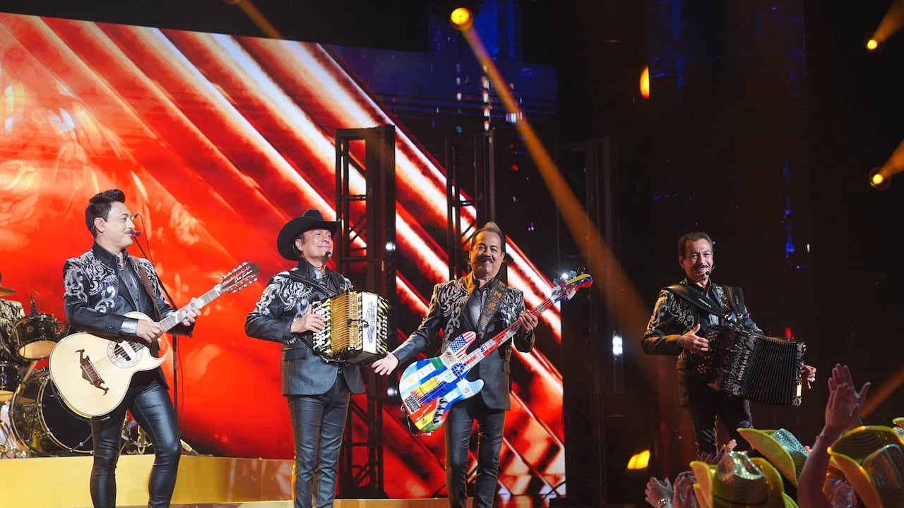 Los Tigres del Norte despidieron a colega.