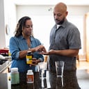 Este alimento se encuentra particularmente en productos integrales y alimentos fortificados como el pan, los cereales, las pastas y el arroz.