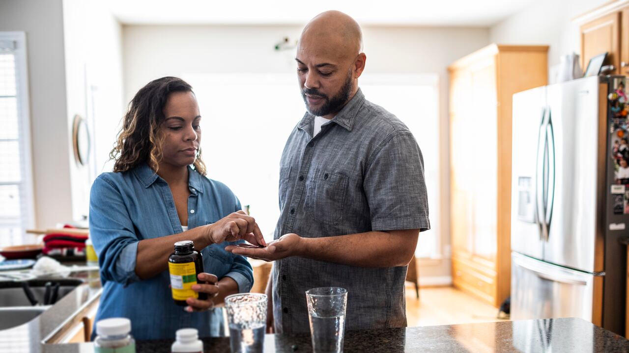 La cantidad de vitaminas que se necesitan por día depende de la edad y el sexo.