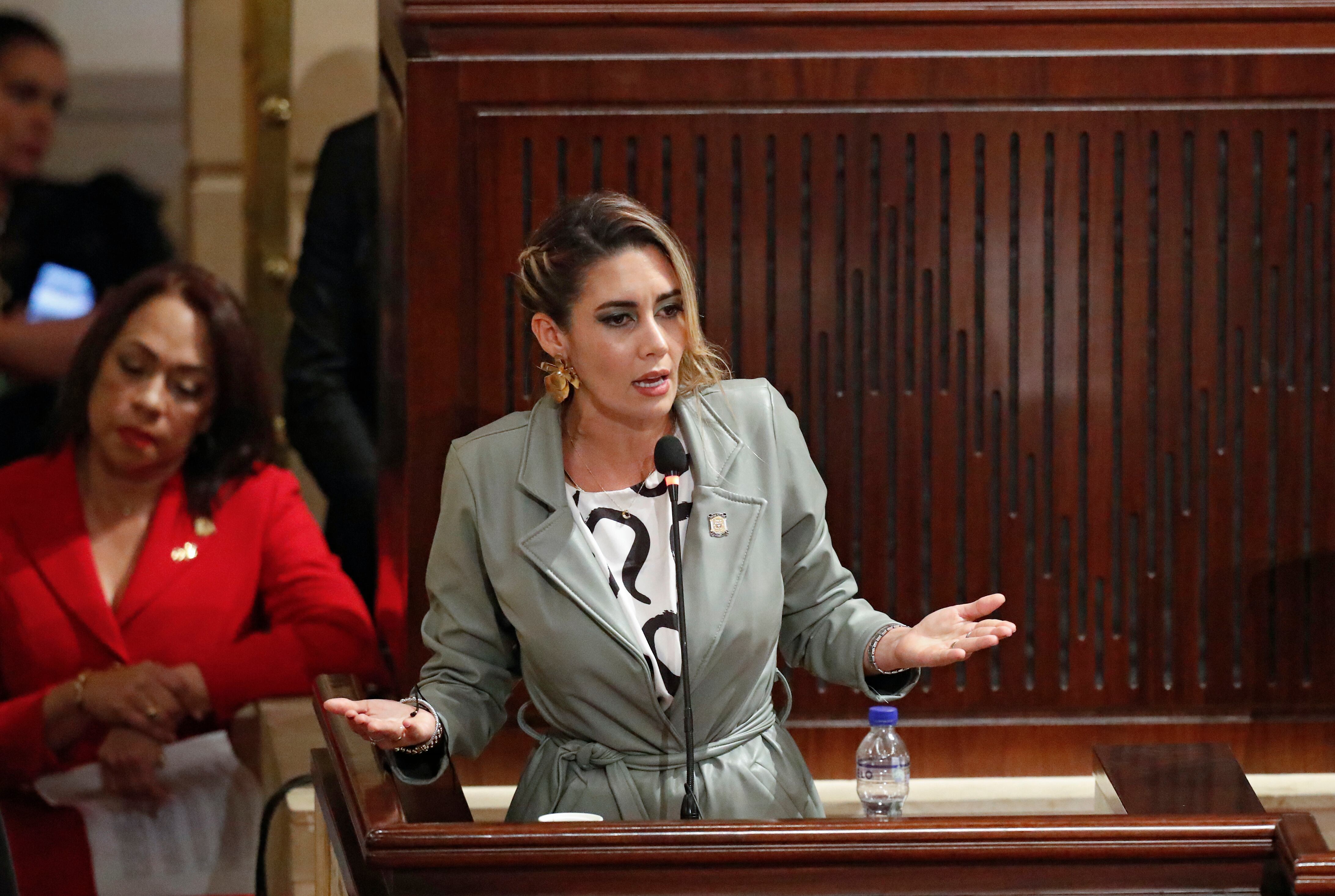 réplica de la oposición