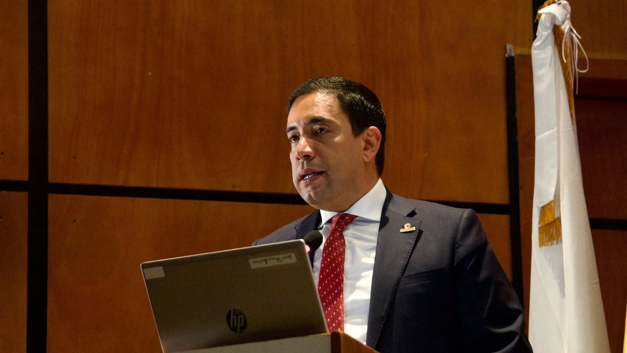 Campos Elías Vega Rocha estará encargado de ese despacho en la Contraloría por 3 meses.
