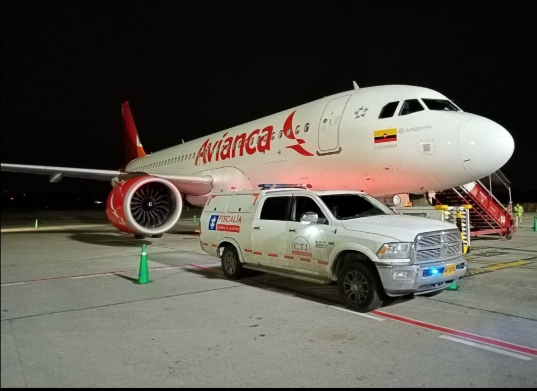 De acuerdo con la información, el hecho fue reportado con urgencia por parte del técnico de mantenimiento de la aeronave.