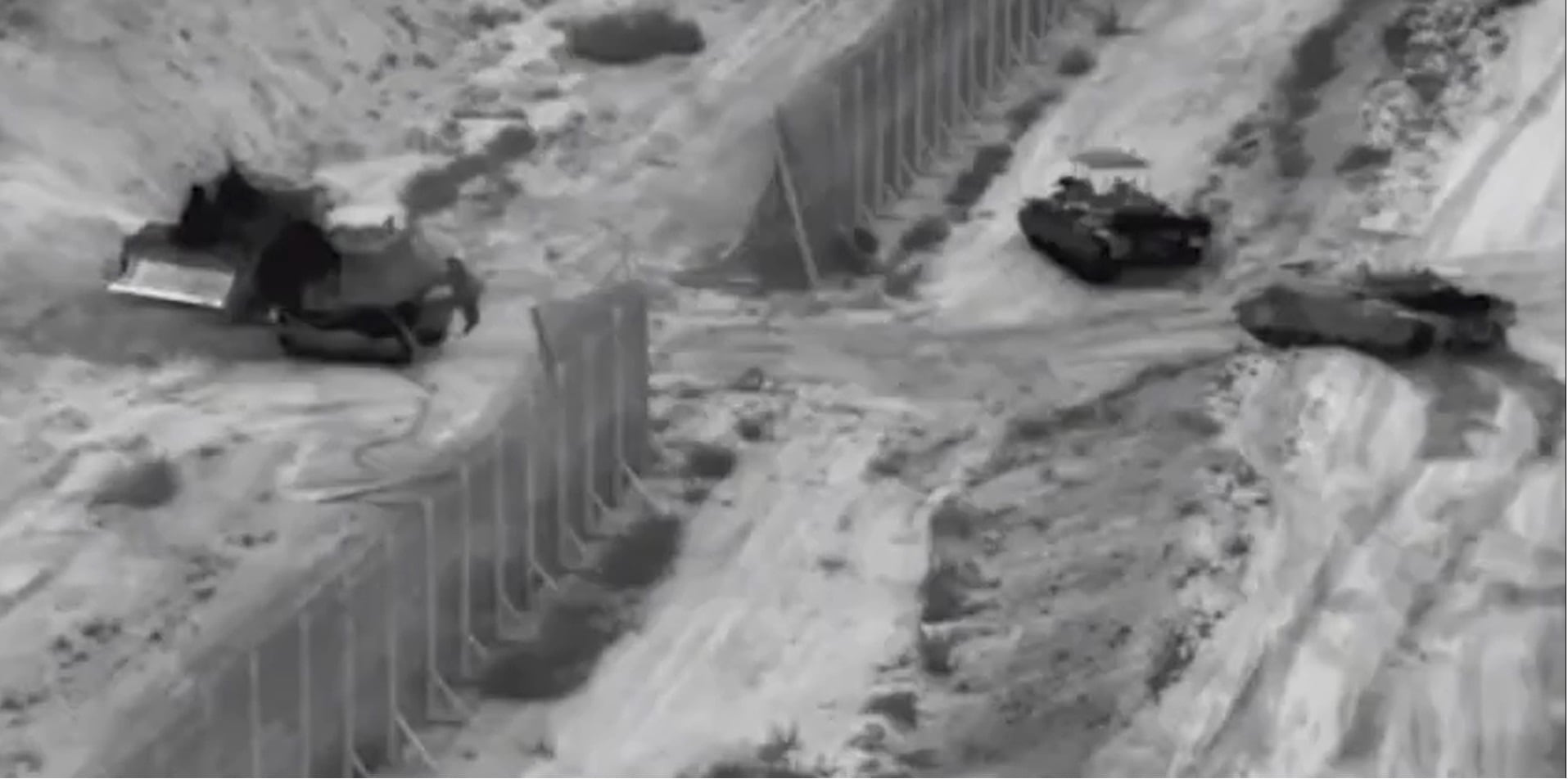 Durante la noche, el ejército llevó a cabo "una operación selectiva con tanques en el norte de la Franja de Gaza, como parte de los preparativos para las siguientes fases de combate", declararon las fuerzas armadas israelíes. "Los soldados salieron de la zona al final de la actividad", agregaron.