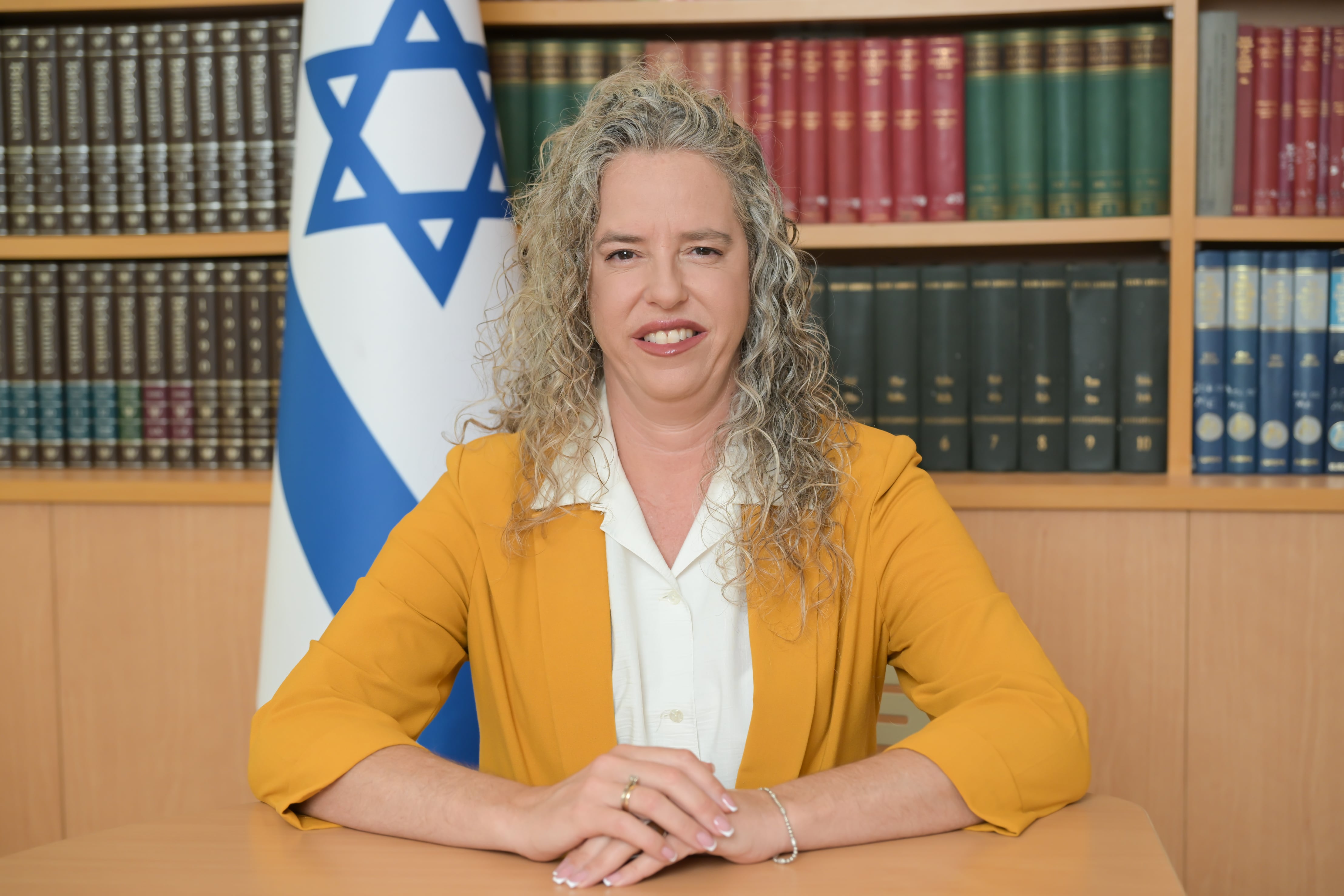 La embajadora Vivian Aisen asumió su labor diplomática tras la designación y presentación de copias de estilo ante la cancillería colombiana, en el marco de la recomposición y fortalecimiento de las relaciones bilaterales entre ambos países.