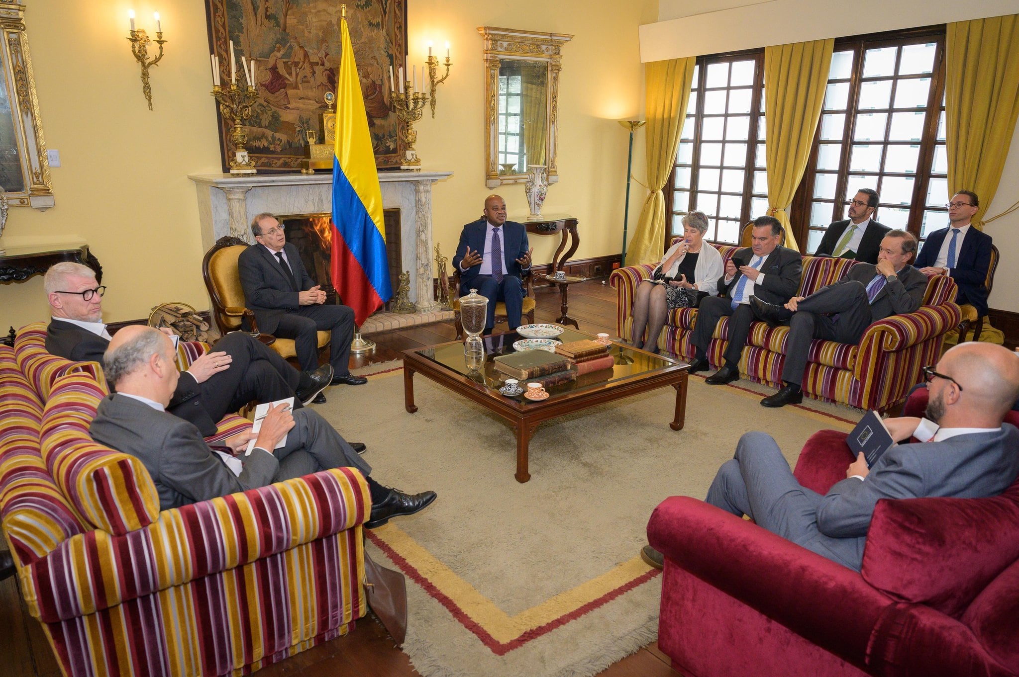 El canciller Luis Gilberto Murillo se reunió con representantes de los distintos países.