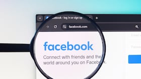 Facebook Marketplace se moderniza con IA para publicar productos y gestionar ventas.