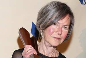 Louise Gluck en los National Book Awards de 2014.