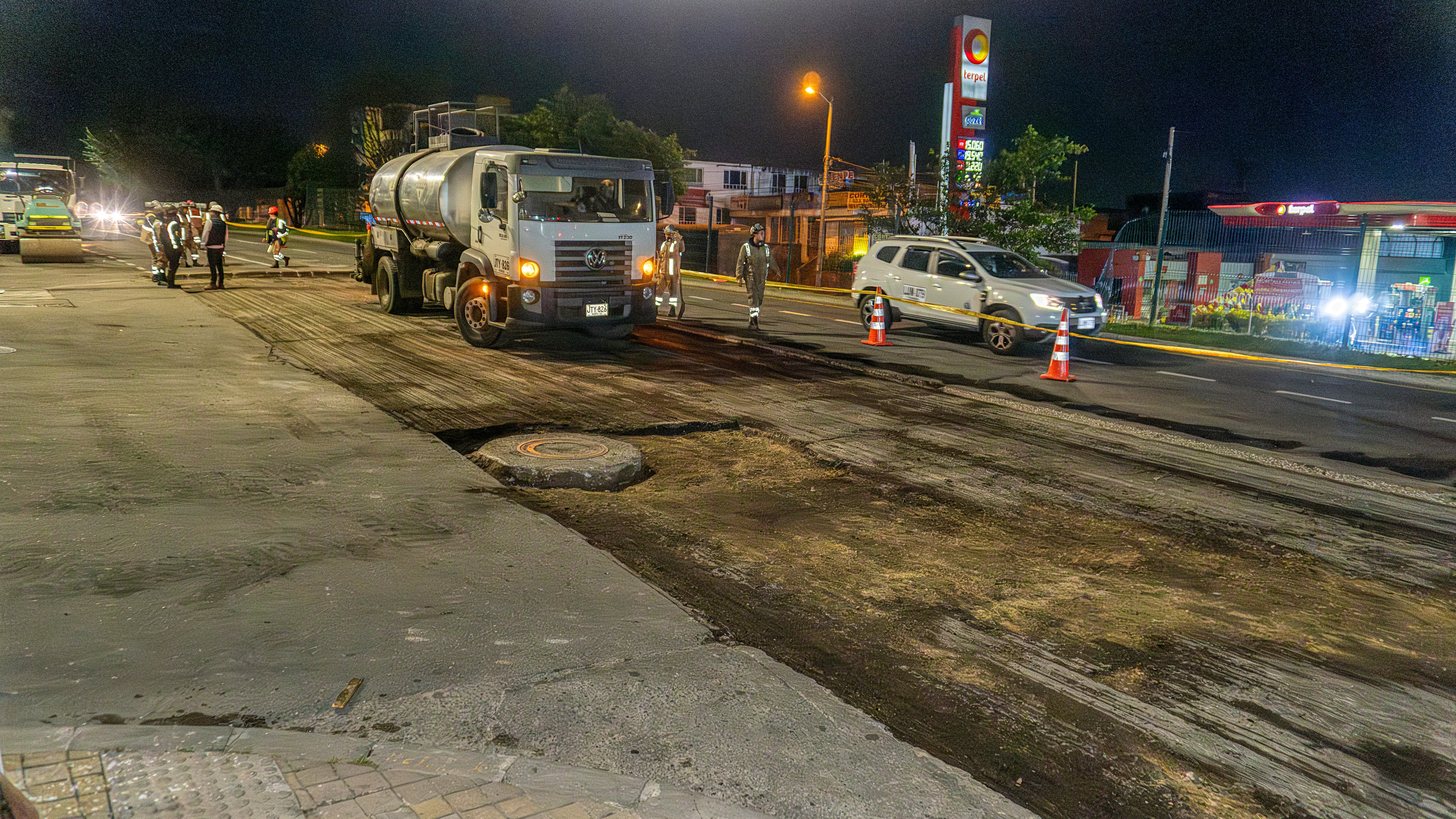 La Unidad de Mantenimiento Vial está encargada de las labores para recuperar la malla vial en la ciudad.