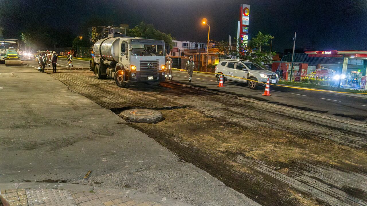La Unidad de Mantenimiento Vial está encargada de las labores para recuperar la malla vial en la ciudad.