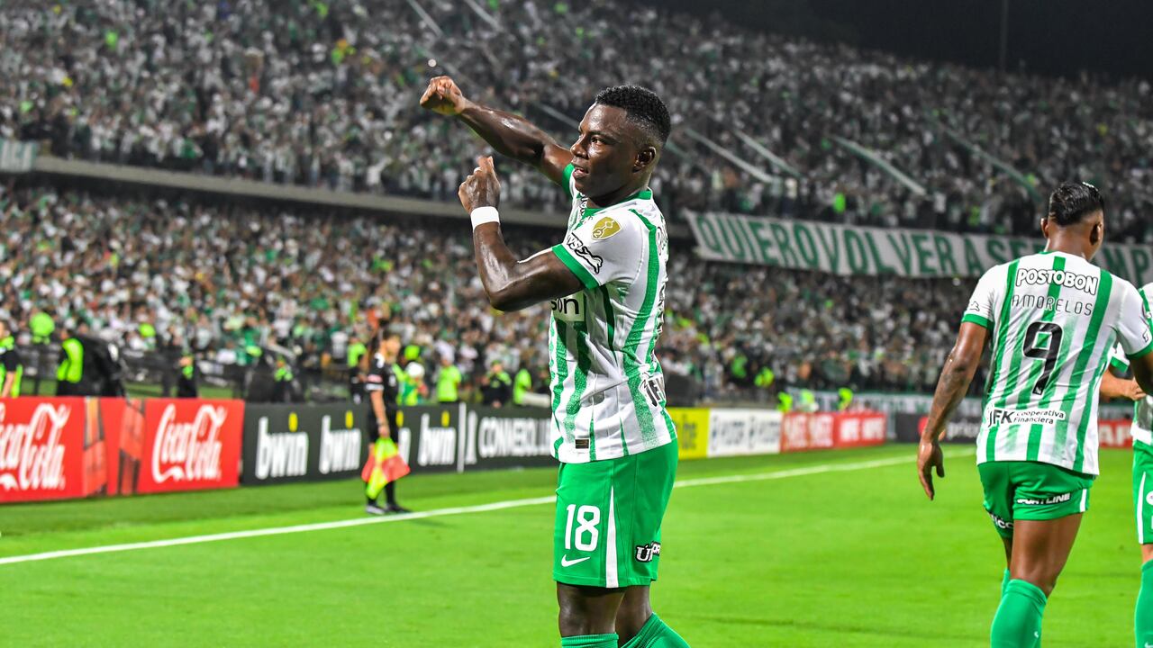 Marino Hinestroza celebrando uno de sus goles con Atlético Nacional en Copa Libertadores