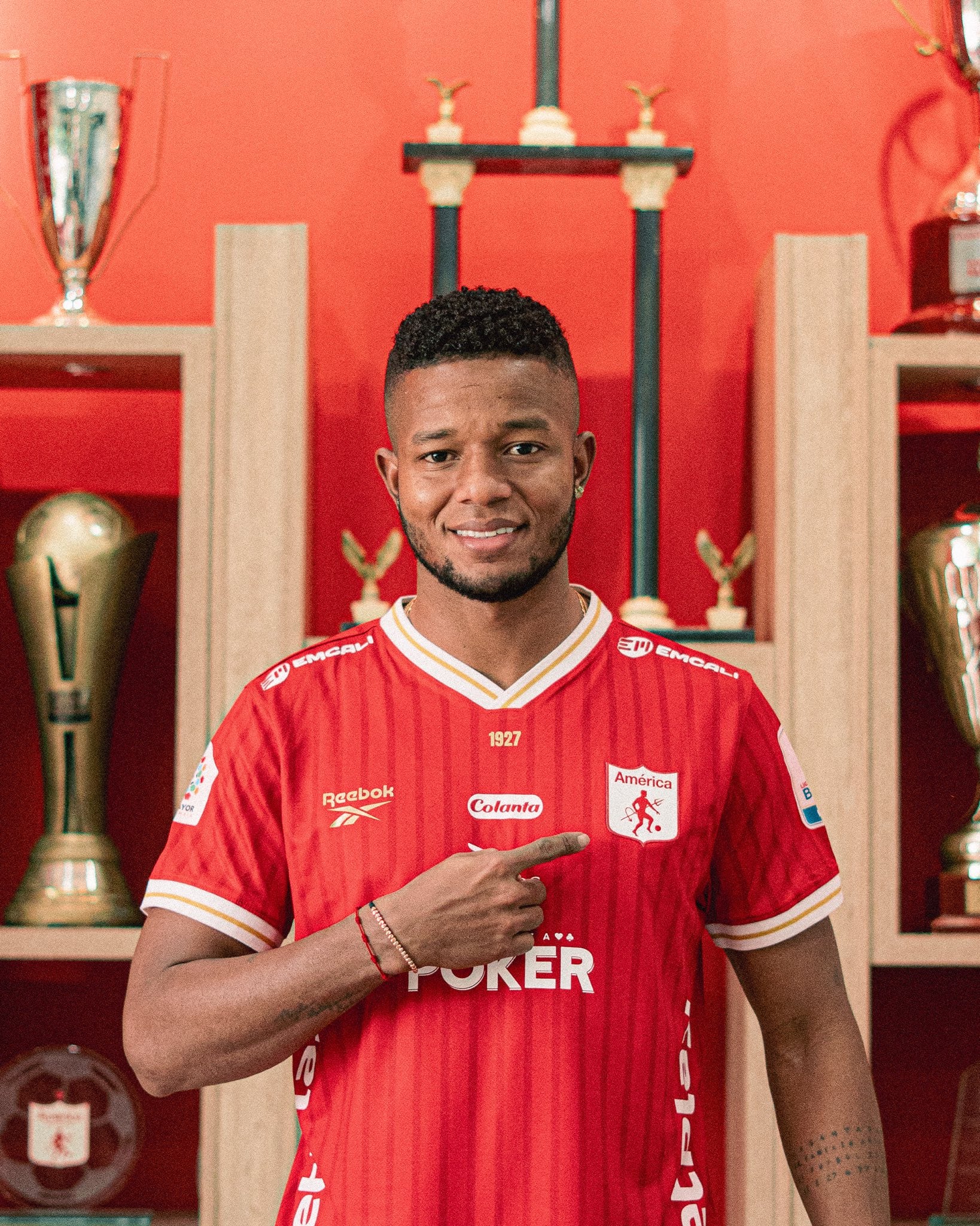 Yhormar Hurtado en su presentación como fichaje de América de Cali.