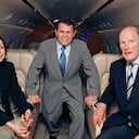 Carlos Mattos, en su avión privado, acompañado de los depuestos reyes de Bulgaria, Simeón II y su esposa, Margarita Gómez-Acebo, en mayo de 2012.