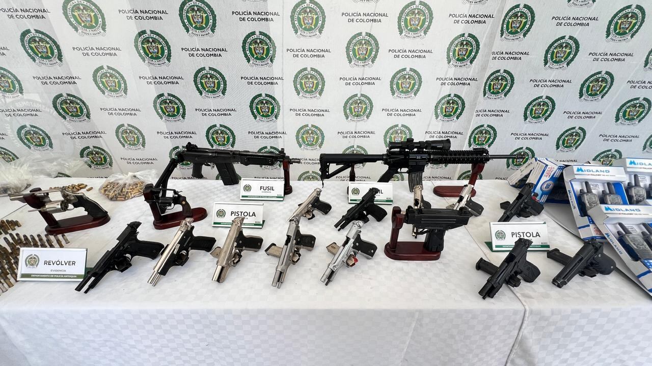 Armas y munición incautada al Clan del Golfo en Antioquia