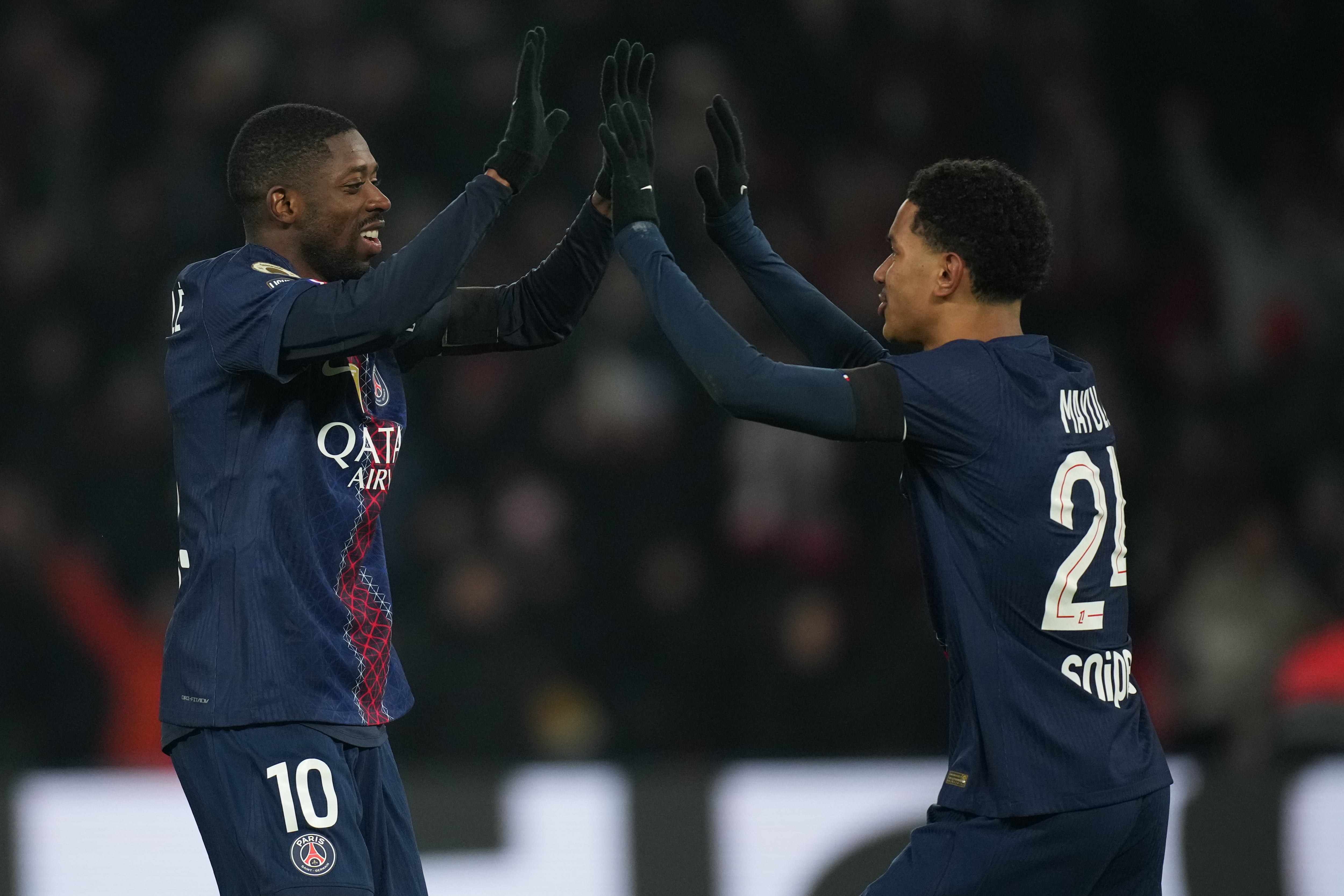 Ousmane Dembélé marcó el camino a favor de PSG en el arranque.