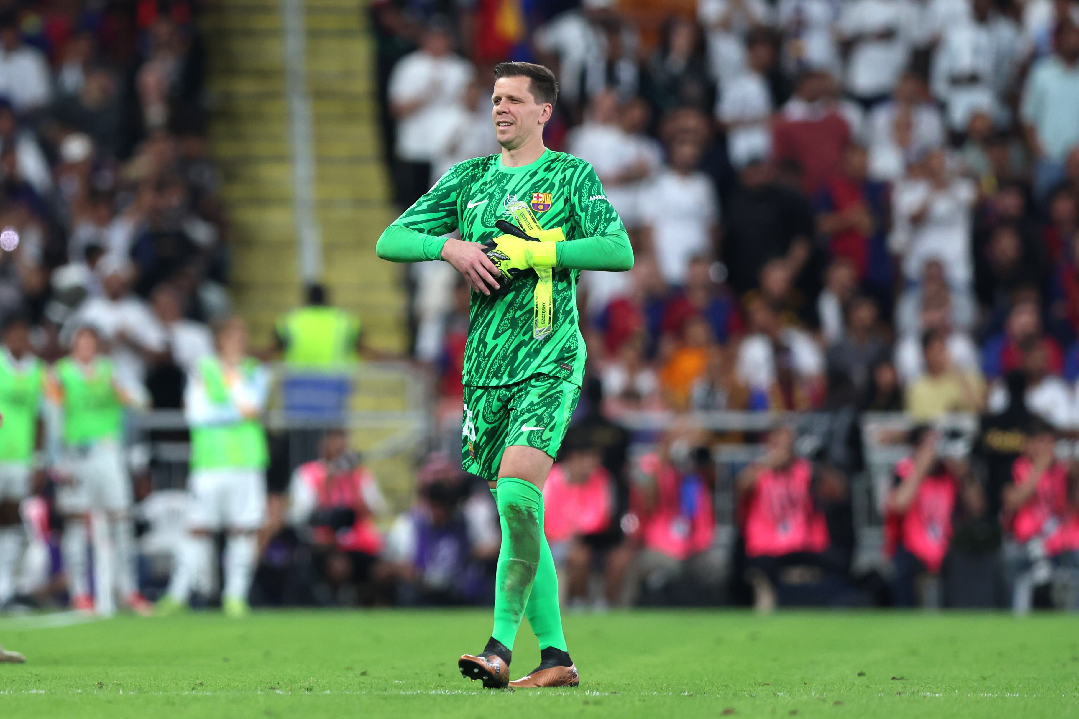 Szczesny se fue expulsado del partido.