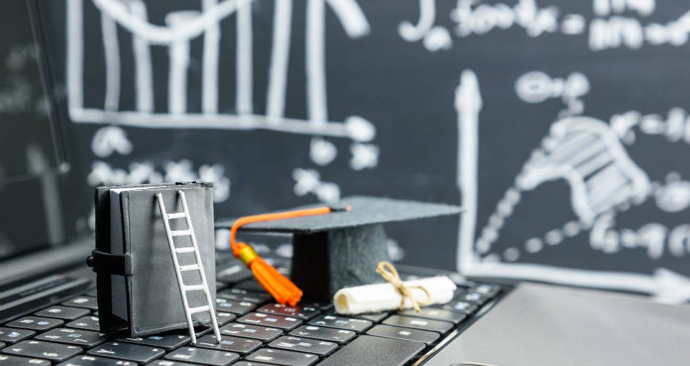 Cada vez más colombianos se forman como doctores, un nivel de educación necesario para la competitividad del país.